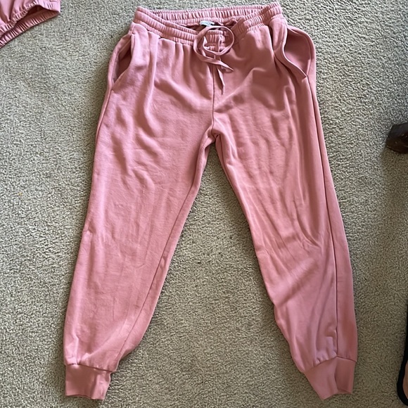Dusty pink Fashion Nova 2piece sweat shirt and sweat pants. - Picture 6 of 6